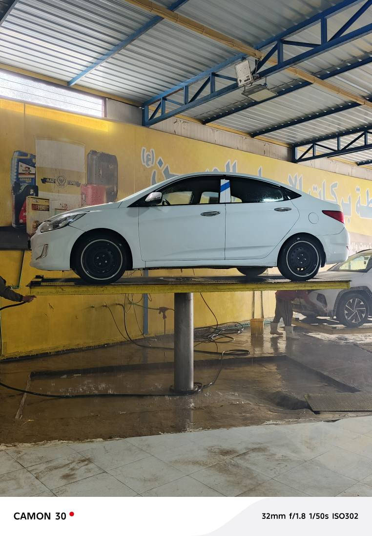 اكسنت 2012 نص فول
بيها قطعتين تبديل بدون داخل
الجاملغات الاماميه 
السعر 80 قفل
*********** واتساب
