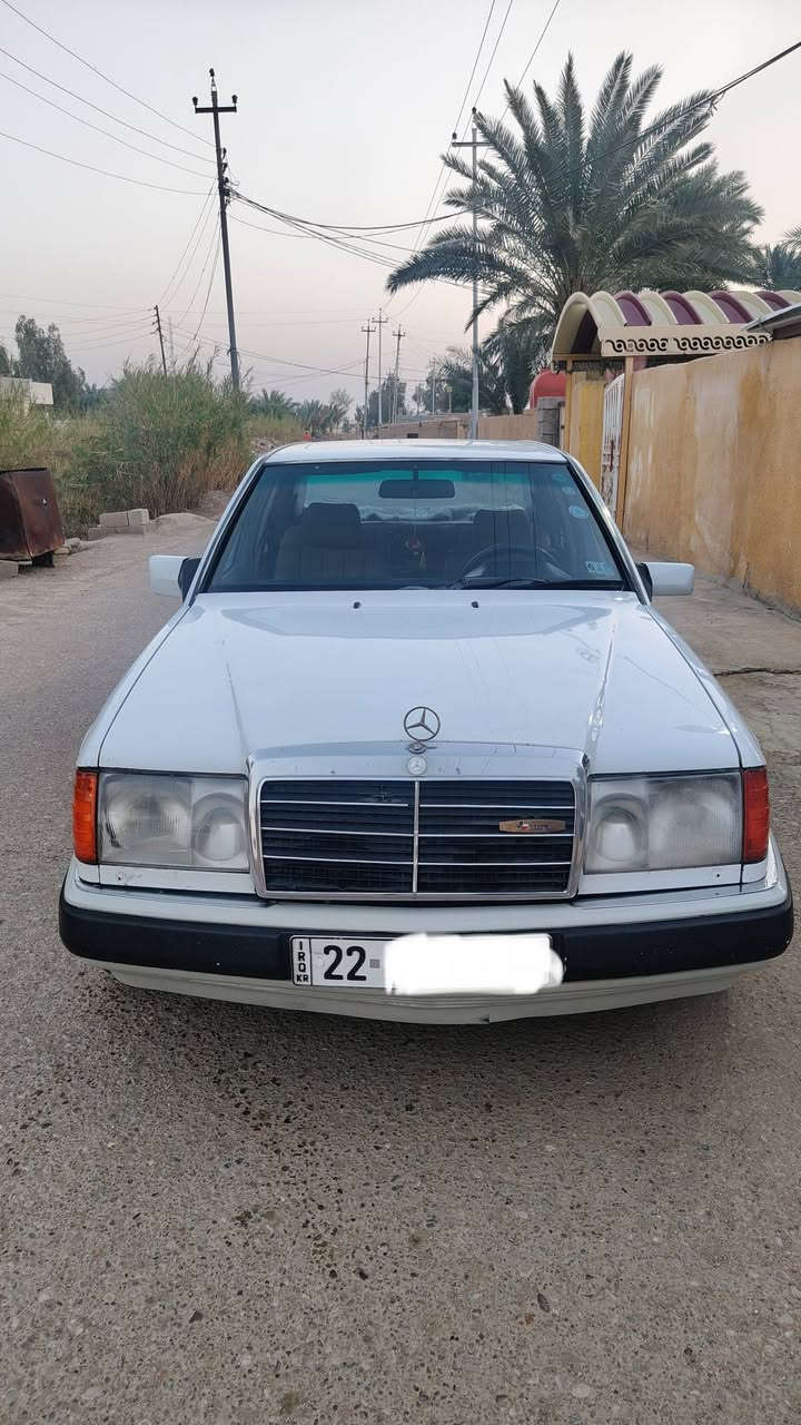 السلام عليكم 
مرسدس موديل 88 للبيع 
رقم انكليزي اربيل سنويه الى29
مكينه بطه حجمهه 2 ونص تبريد تدفئه 
تخم تاير جديد 
السياره كامله امكمله 
العنوان ديالى / كنعان
السعر عل الخاص 
***********
***********
