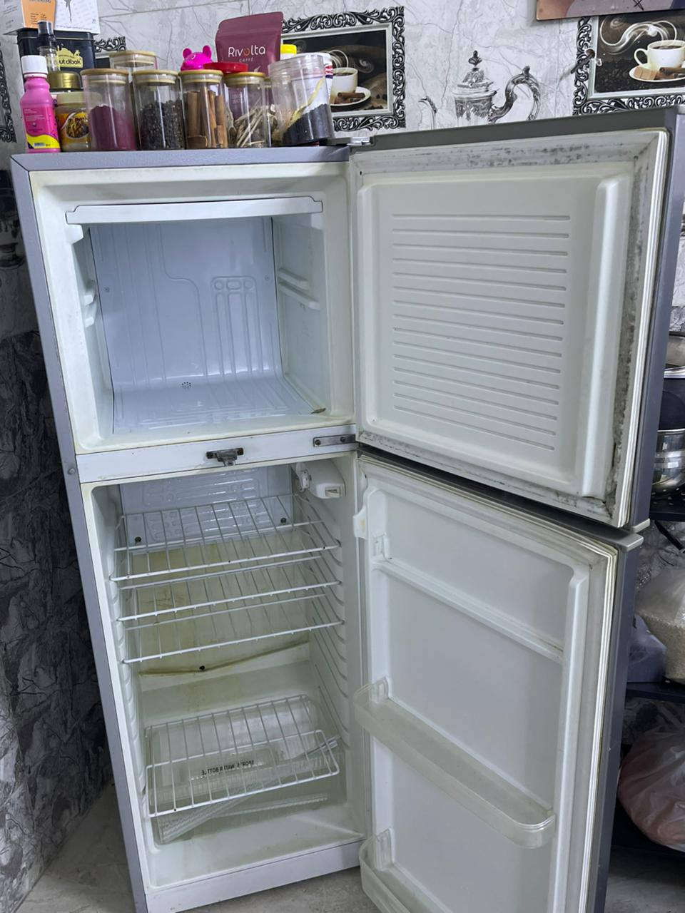 ثلاجه كشر نضيف  لبيع


**إذا كنت صاحب هذا الإعلان وتريد حذفه لأي سبب، رجاءا أرسل رسالة إلى الدعم الفني**