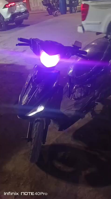 السلام عليكم شباب عيوني دراجه ماكس للبيع الدراجه كامله مدفوعة كمرك و منفيس يعني تروح بوجهك ترقم العنوان ديالى قرب جديده الشط السعر 350 وبيها مجال للطيبين 
للاستفسار الرقم/***********
