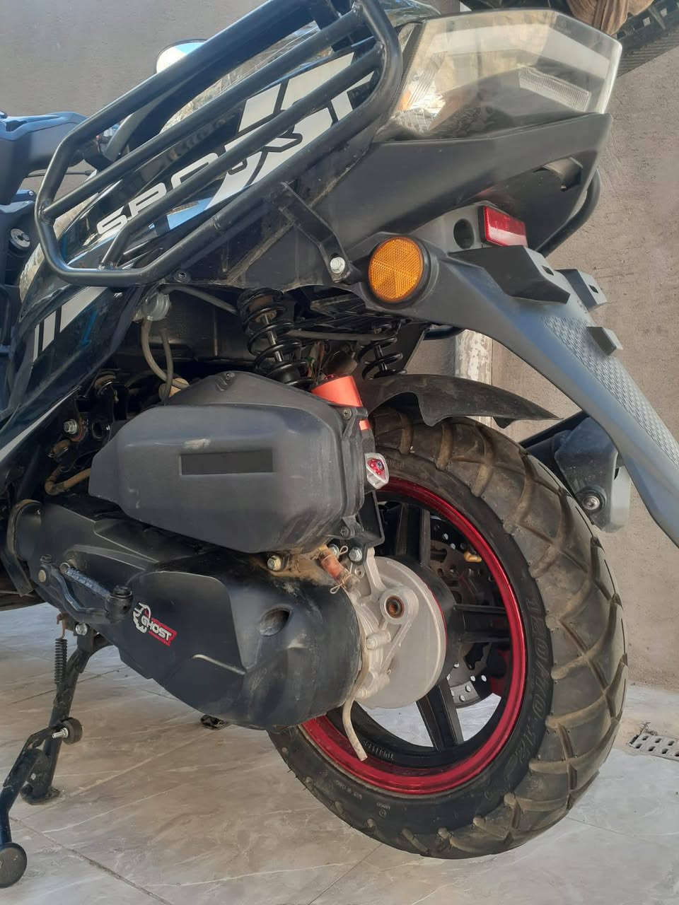 دراجه رياضيه للبيع من نوع ghost 👻 شبحيه السعر مليون وميه وبيها مجال للعلم الدراجه جديده مامستخدمه هواي الاستفسار التصال على الرقم *********** او الإتصال والمراسله على الواتساب ***********
