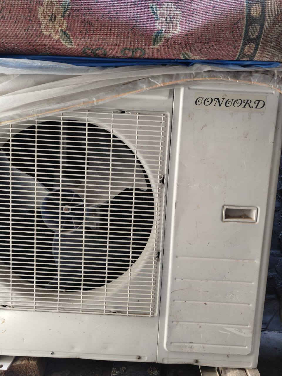 السبلت للبيع شغال ما بيه شي  نضافه 100 من 100 بس ابيعلك بدون وايرات و بواري  بس شغال السعر 300 ***********  بغداد
