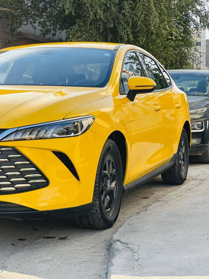 السلام عليكم
للبيع BYD
🔴كن بلاس 
⚪️ موديل 2025 
🛑محوك 1.5 هجين شحن 
🔰خزان الوقود 65 لتر 
🔘عند تعبئة الوقود تمشي 2100 Km 
(( بالتفويلة الواحدة))✅
⚪️عداد المسافة 5 الاف 
🛞ويل حجم 16 
⚪️كشافات امامية LED 
⚪️بكلايت LED
⚪️ إشارة بالمري 
⚪️ألون اصفر اجرأ 
⚪️ بصمة وكارت 
⚪️شاشة وكاميرا 
⚪️مع شاحن 🔌بلادي 
⚪️مع سبير حجم 16 وعدة الجك 
🔴 مع باقي الموصفات المعروفة بالكن بلاس 
📞 ***********
