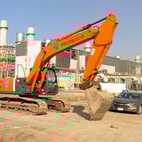 للبيع حفاره Z3 ياباني 210Lc بلاديه المكينه كلشي ما مفتوح بيها رقم وسنو...