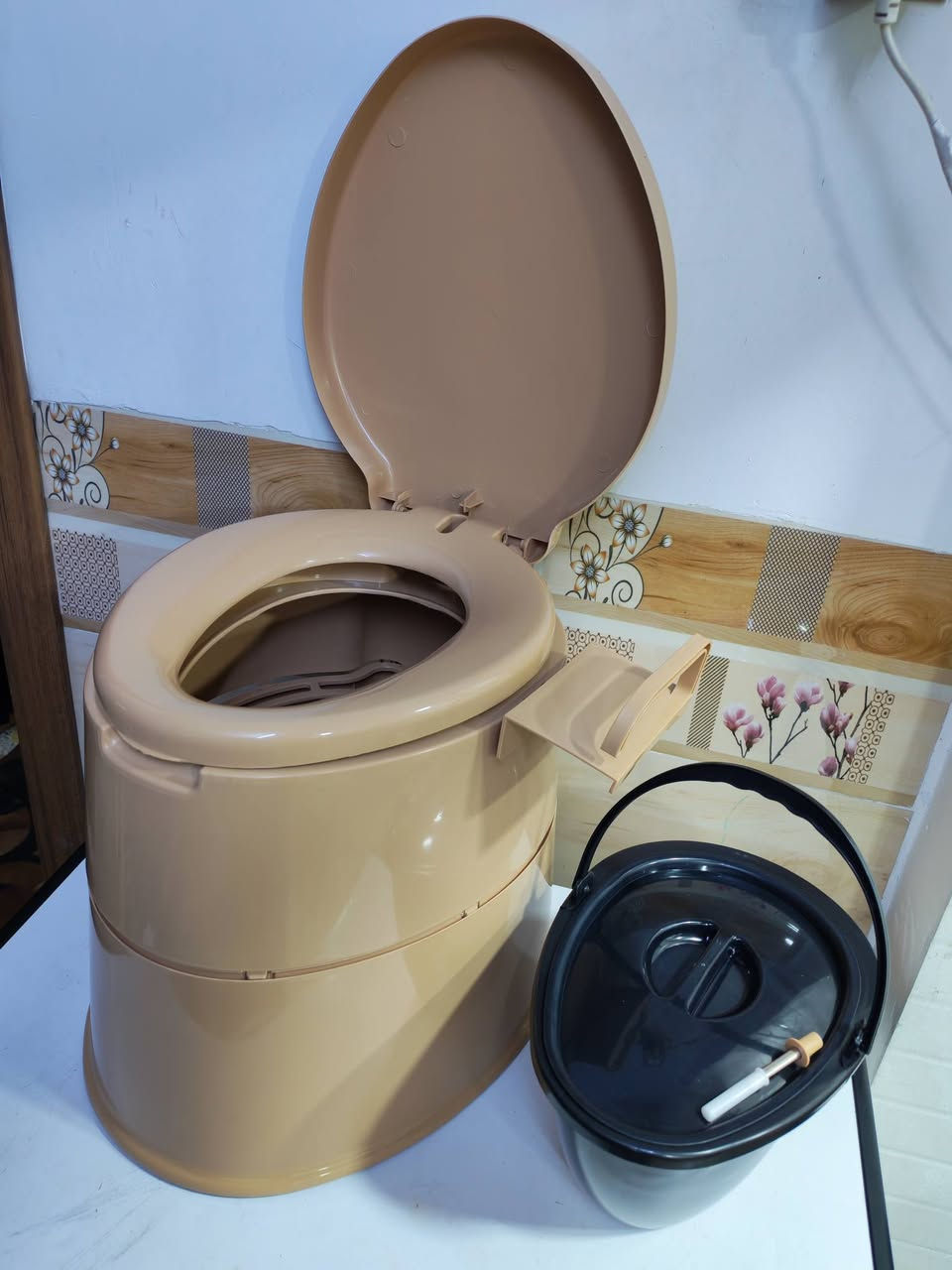 السعر ب 20 الف 🚽
مرحاض🚽 اجلكم الله  متنقل (دلو داخلي قابل للفصل). 🚽🪠
تصميم خفيف الوزن ومحمول، مثالي للتخييم أو السفر أو الاستخدام الداخلي.
يتميز بغطاء محكم للمساعدة في منع الروائح. 🚽
الدلو الداخلي قابل للإزالة لسهولة التنظيف.
يمكن استخدامه مع أكياس القمامة


**إذا كنت صاحب هذا الإعلان وتريد حذفه لأي سبب، رجاءا أرسل رسالة إلى الدعم الفني**