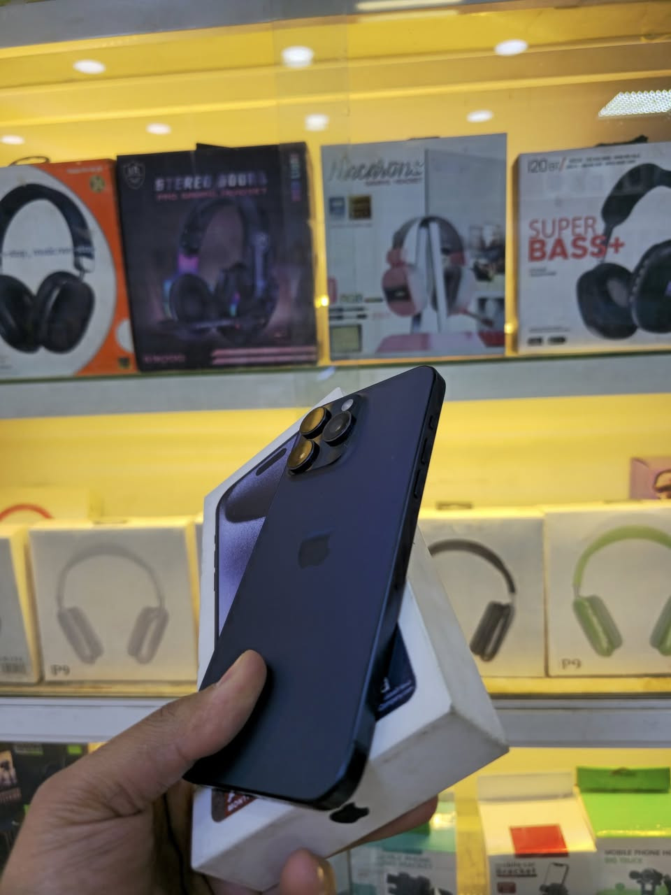 السلام عليكم ايفون 15 برو ماكس نضافه الجهاز 100% شرق اوسط(( دبل شريحه)) الجهاز ما مفتوح مداخل صيانه ضمان 3 ايام
ذاكره : 256
بطاريه : 87 بلاد
نموذج : M
السعر : مليون 75
العنوان : بغداد حي اور 
للاستفسار : ***********
