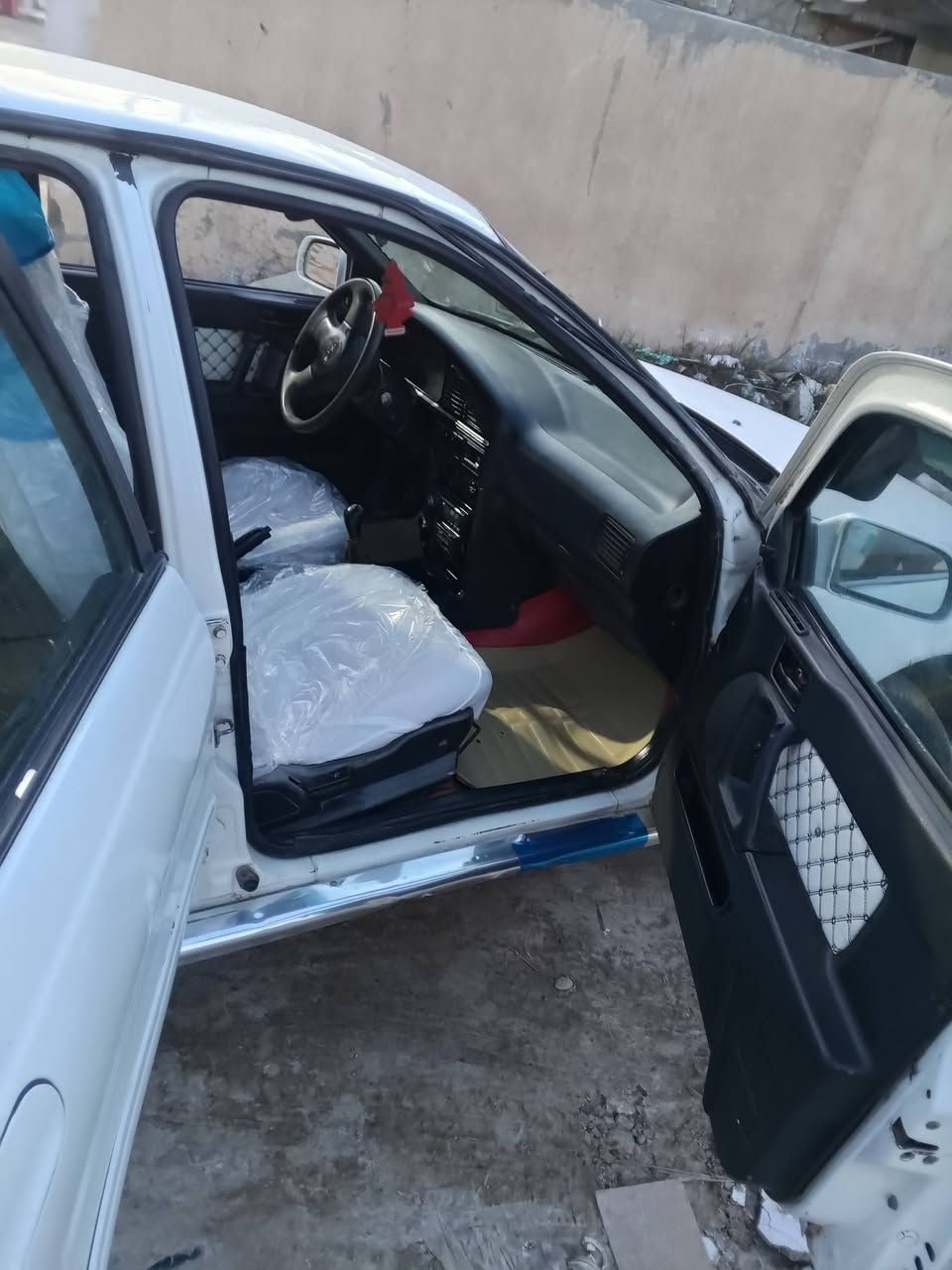 سلام عليكم للبيع سياره النترا موديل 1994سياره جاهز كير محرك صدر جديد رقم بغداد سنويه  ما ساقطه سعر 28وبيه مجال استفسار ***********مكان ديالى بعقوبة
