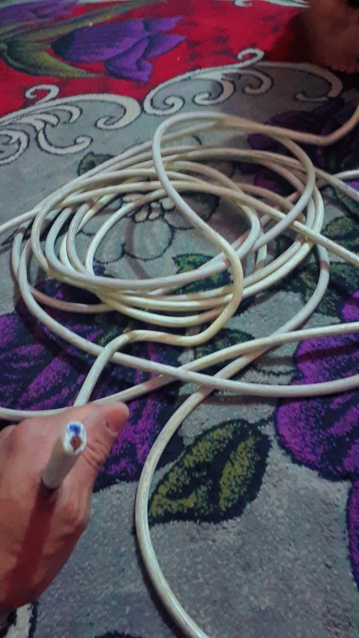 واير ١٣ متر للبيع وعندي ينشد وطني وسخان
وباير اسود ١٥ متر  مكان حي العسكري كبل
اصليات مو خفاف شرط


**إذا كنت صاحب هذا الإعلان وتريد حذفه لأي سبب، رجاءا أرسل رسالة إلى الدعم الفني**