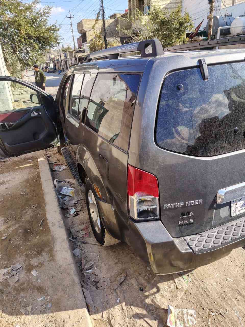 السلام عليكم
سياره باڤندر موديل 2007  
السياره نضيفى بيهه فقط اواحظ 
تحويل شوكت ما تريد صاحبهه يطلب ورقتين طايحات من السعر 
مكان السياره بغداد الرشاد 
السعر ٧٠ 
***********
