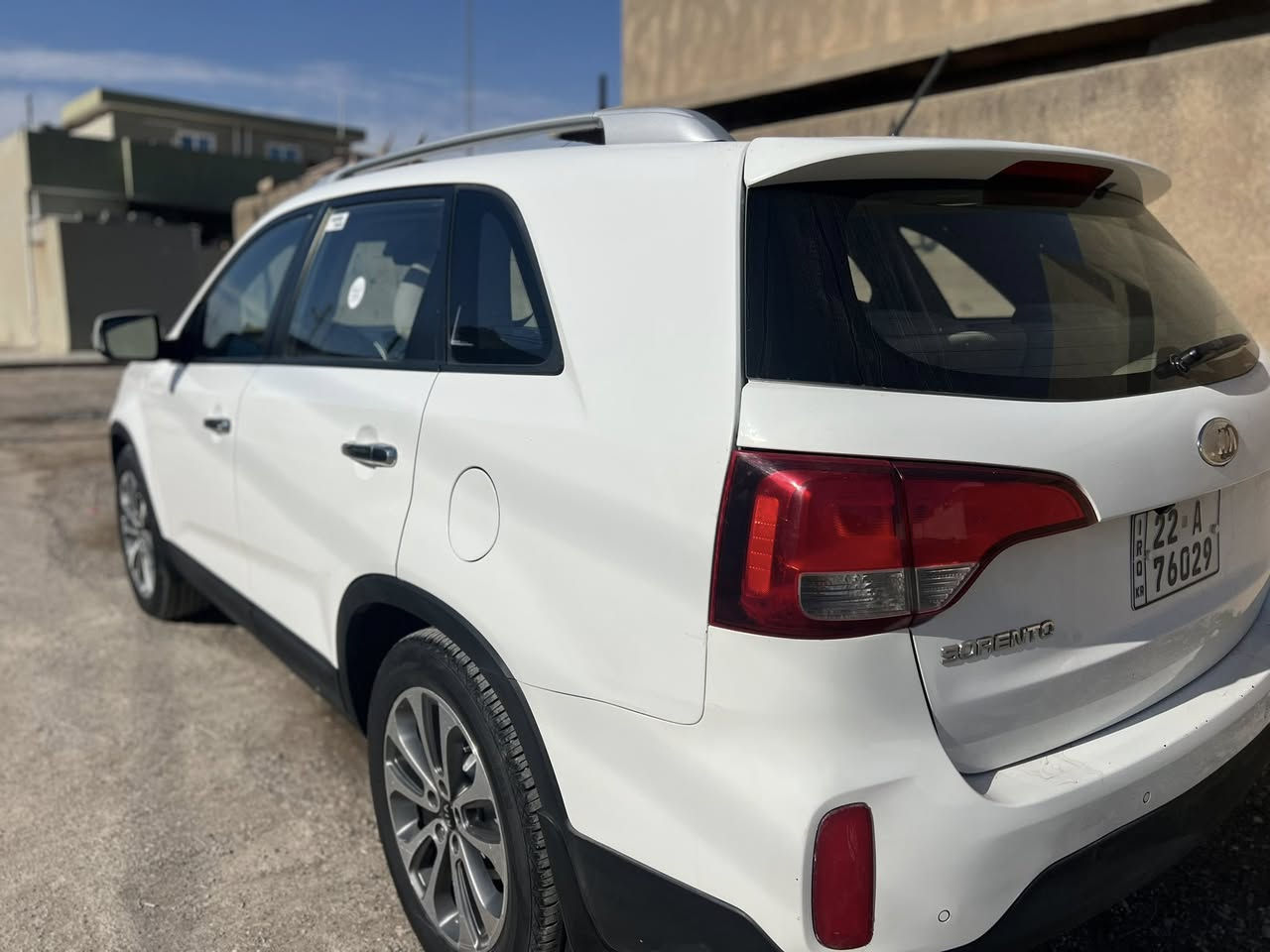 لببيع سورنتو 2014 خليجي
سياره كفاله عامه من كلشي حتى بارد والدعاميات 

مكينه 4سلندر ع شرط كير حداديه تخم تاير تبريد كله شرط

سياره فول موصفات 1/1 بصمه حساس امامي خلفي ويل كروم 7راكب تبريد 3قطع  كامره فول بدون فتحه بل سقف 

جاهزه من كلشي سياره رقم اربيل  السعر180 وبي مجال

***********

مكان السياره كركوك
