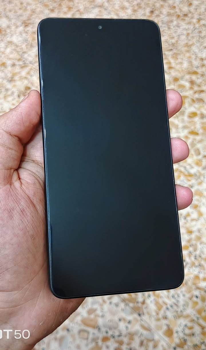 Poco X7 Pro
السلام عليكم 
الذاكرة 512
اللون اسود 
نظافة فول
صحة البطارية 99
عدد دورات الشحن 166 فقط 
يدعم الالعاب 120 فريم
شاحن سريع بقدرة 90 واط 
السعر 400 الف وبي مجال بسيط
للتواصل:  ***********  فقط واتساب
