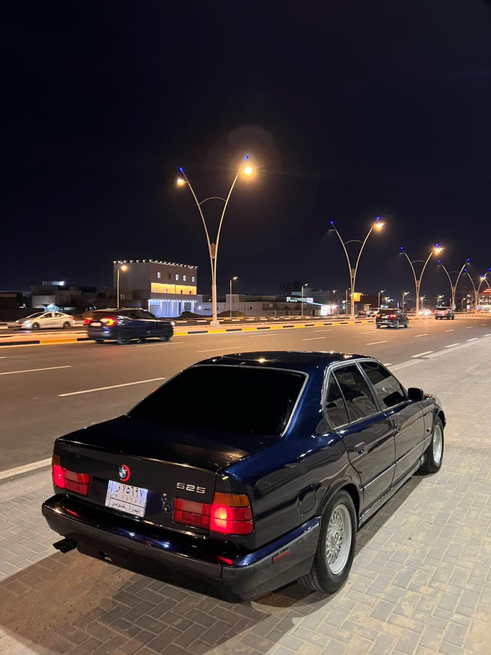 بيم 525 سيره مديل 2000 سيره حلوه ونضيفه مكينه وكيرحلوات تبريد شقال حديه تخم تيرسيره جاهزه  كهربياته شقاله سيره قرفته جديده مكينه مسكرام الفنوص سته سلندر كيره وتمتي مكفول من ضربه سيره بس مسبوقه جماليه سيره مكفوله من الكصه ونقل سيره بسم ولد صاحبي وتعهدبوصوليته كمله وسعر 58 وبيه مجال وهذ رقمي ***********مكاني بل بصره كرمت علي
