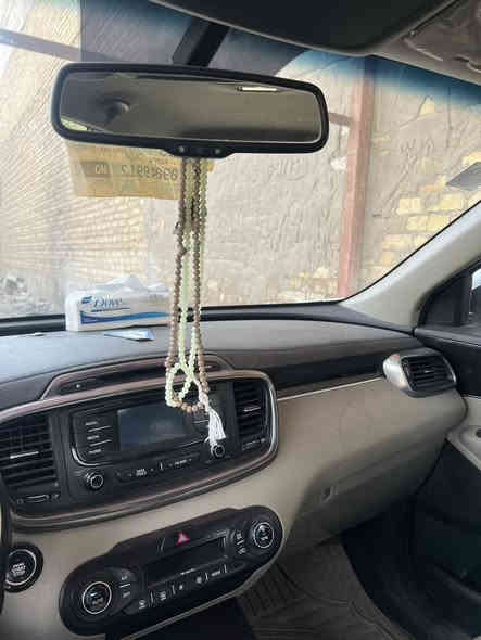 السلام عليكم 
سورنتو ١٥ شكل ١٦
خليجي مكفوله كفاله عامه 
٧ راكب ٦سلندر سياره حيل نضيفه اشاير بل المري ترحيب
مانع انزلاق
يدات ابواب نيكل 
بصمه ابواد وتشغيل
رقم انكليزي بغداد 
مشروع وطني

*********** للاستفسار
