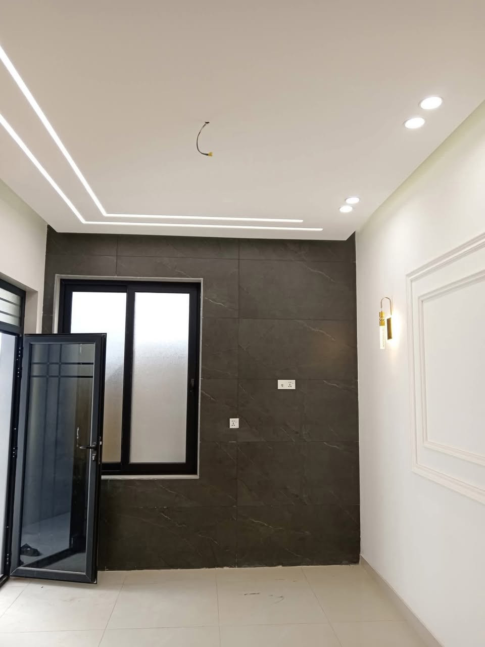دار مساحه 100 م على ساحه حي السلام للبيع

موقع البيت خلف الاربع سايدات
حي السلام وعلى ساحه 

البيت تفاصيله كلش راقيه 👌

يحتوي على 3غرف نوم واستقبال وصاله و مطبخ و صاله في الطابق الثاني  و 3مجمعات صحيه 

موقعه و بنائه جداً مميزات ✨

البيت للبيع او المراوس حسب القناعه ✨

للاستفسار اكثر الاتصال يتوفر واتساب 

***********
