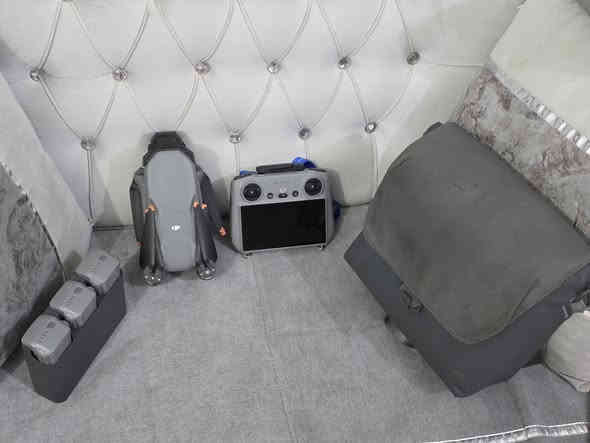 للبيع درون dji air 3Sنظيفة جدا مع كامل الملحقات مثل ماموجود بالصور استخدام قليل العنوان كربلاء
