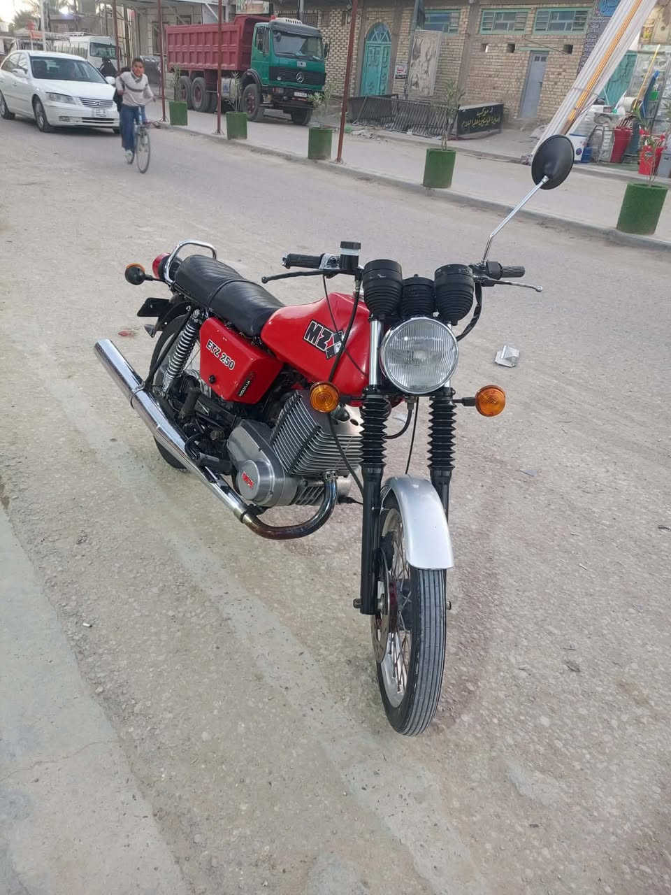 سلام وعليكم جنايتنه العزاز ماطور 82 ستوني معمره مكينه وكير مشروطات كهربيات شغله من طول الطول رقمه ديالئ ماندل رعيه سايس 2 ع فتح شلعه ونعومه كلشي ماعيز الحيم بلخشم وجوه الكشن الحيم حلو مال ابو مصلحه ماطور كلبه وقنع بي يله تخذه مكاني نجف سعره مناسب***********
