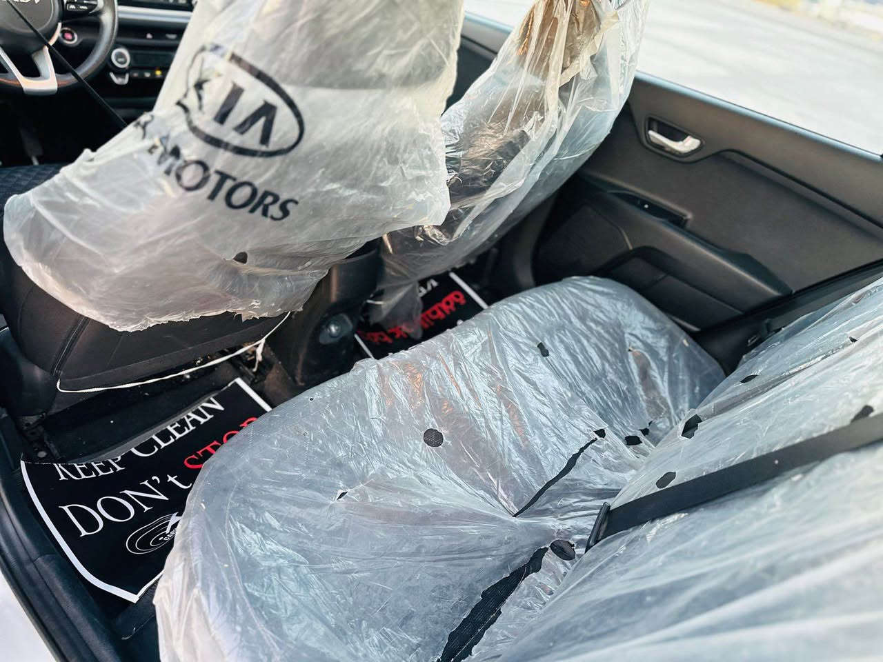 ***********
كيا ريو 20220 للبيع السعر 110 ورقه قفل قفل قفل وارد امريكي حادث جاملغات اماميه وبنيد مكينه ١٦٠٠ اربعه سلندر ماشيه قليل سياره جديده وجاهزه بالعافيه عل ياخذها رقم بغداد تحويل مباشر مكاني العامريه بغداد, العراق
