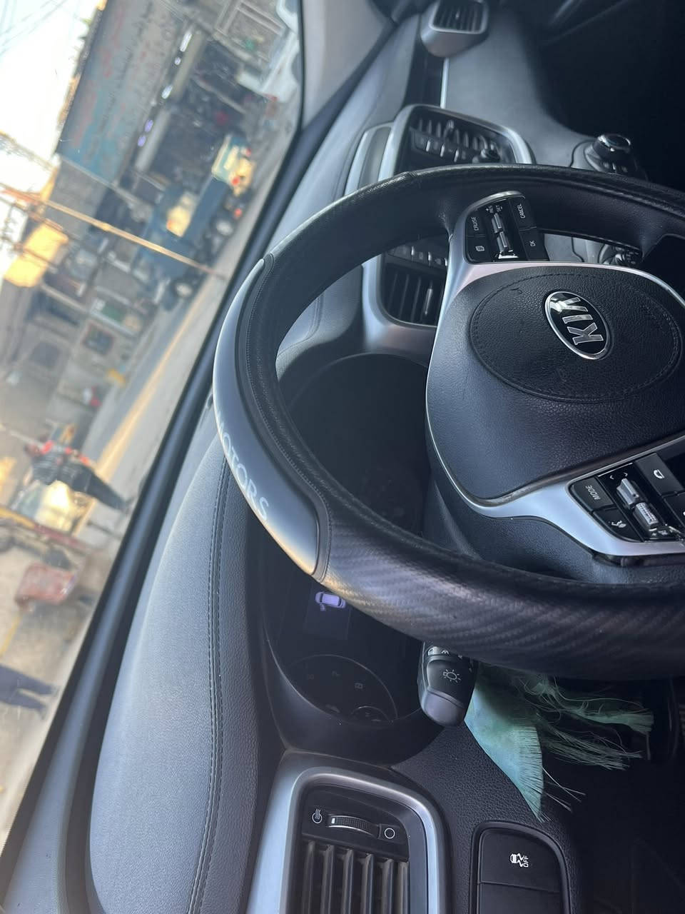 السلام عليكم سياره سورنتو 2020   رقمها بغداد سيارة جاهزة خير من الله وارد أمريكي 6سلندر 7راكب    بيها بس تبديل باب  سعر 188  ￼وبيها مجال بسيط 
لاستفسار اكثر 
***********
