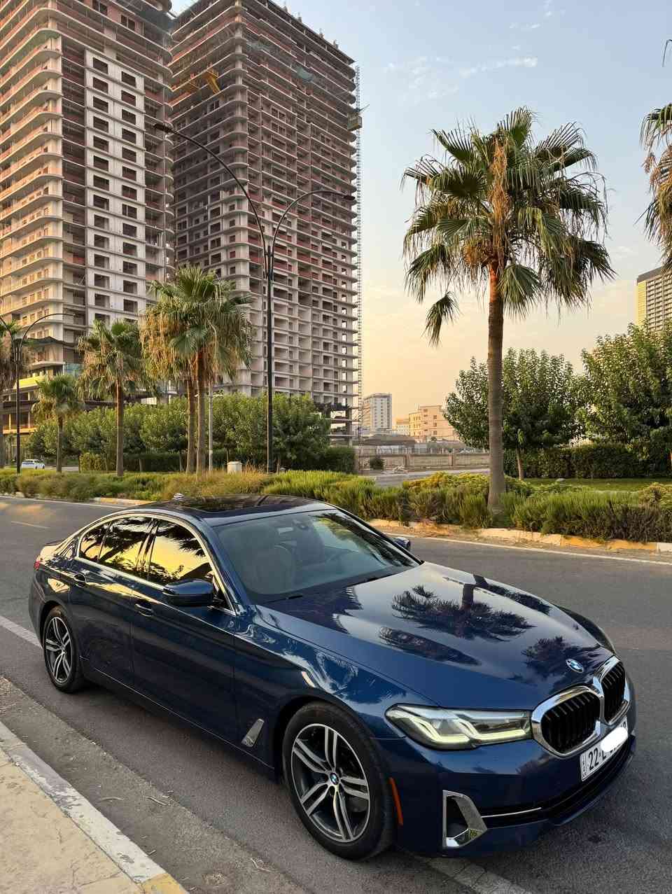 BMW 530i Luxury 2021
لون مميز 💙  

بجم كبس بدون ( ايرباكات بشرط ) 
حادث جاملغ خلفي 
ماشي 71 الف

المواصفات:
🔷- محرك 4 سلندر تيربو (TwinPower Turbo)
🔷- قير أوتوماتيك 8 سرعات
🔷- دفع خلفي (RWD)
🔷- وضعيات قيادة (Eco / Comfort / Sport)
🔷- شاشة كبيرة + نظام iDrive
🔷‏- Apple CarPlay
🔷- كاميرا خلفية + حساسات أمامي وخلفي
🔷- فتحة سقف
🔷- مقاعد جلد كهربائية مع ميموري
🔷إضاءة داخلية متعددة الألوان(Ambient Lighting)
🔷- دخول وتشغيل بدون مفتاح

كفالة عامة كير ومكينة وكلشي بشرط صفر مسج 
مكان السيارة اربيل 

السعر 30.500$ 
للاستفسار ( ***********) واتس اب
