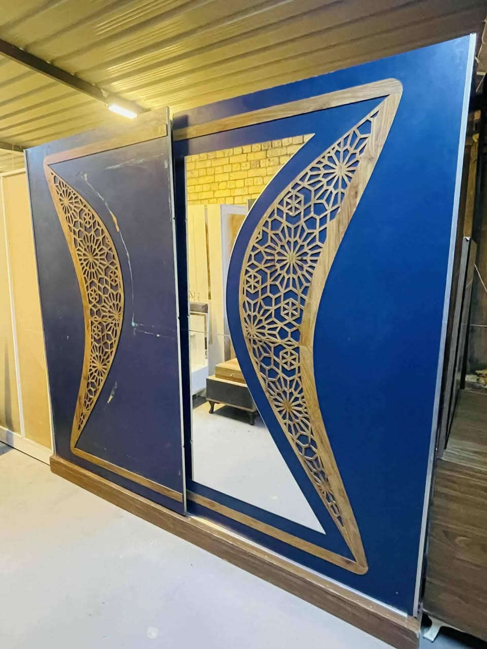 غرفه نوم تركي مرتبه 5 قطع بس يرادلهه تعديلات بصيطه سعرهه 300 و بيهه مجال تواصل عله رقم ***********
