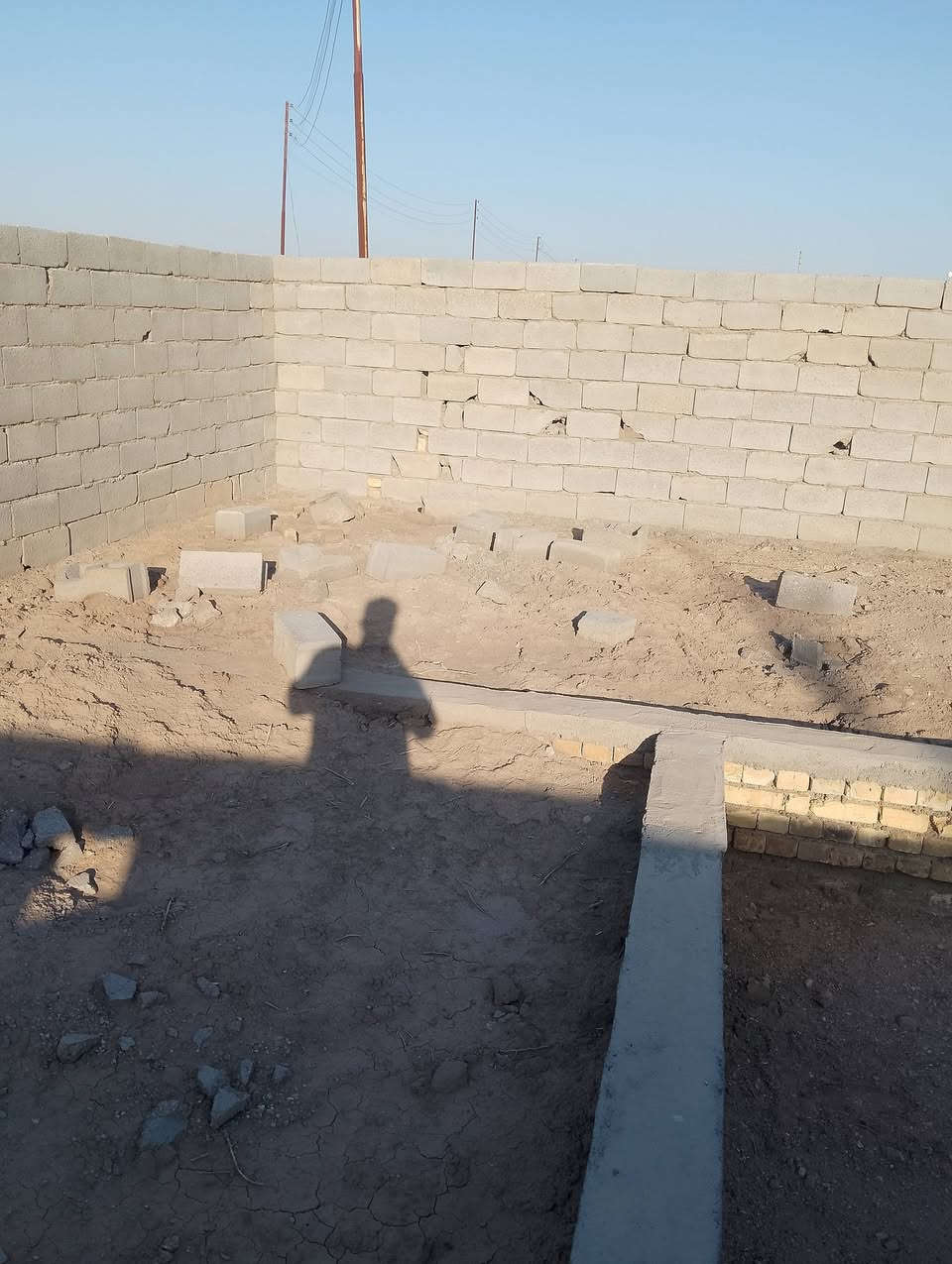 السلام عليكم هيكل البيع السبل الثانيه جاي من دور اليتام خدمات كامله بنص السكن مساحه 132 متر ? سعر 12 وبي مجال الطيبين /‏‪0781 225 0771‬‏
