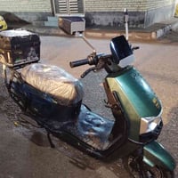 دراجه شحن للبيع صارله اربع تيام مال وكيل وهذه رقمي 07707023681