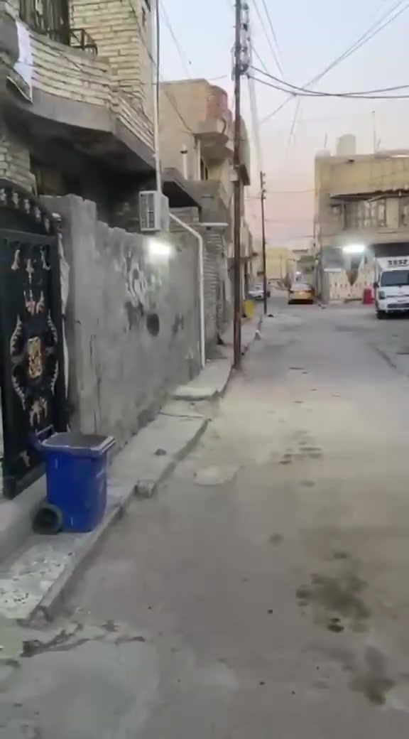 سلام عليكم بيت م 100 مربع طابقين  العنوان بغداد بلديات قرب علوه ام البنين وشارع حسينيه سيد صلاح  الاستفسار 📞                           ‭***********‬
