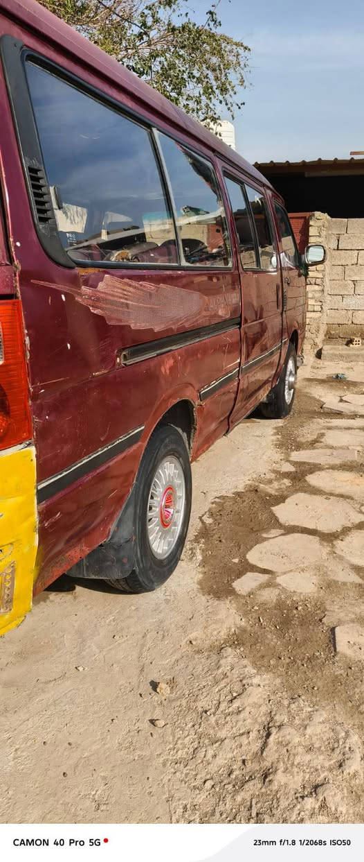 سلام عليكم  فتون 2010 لا ضربة ولا صبق رقم السيارة ديالة السعر 35وبيه مجال رقم الهاتف***********
