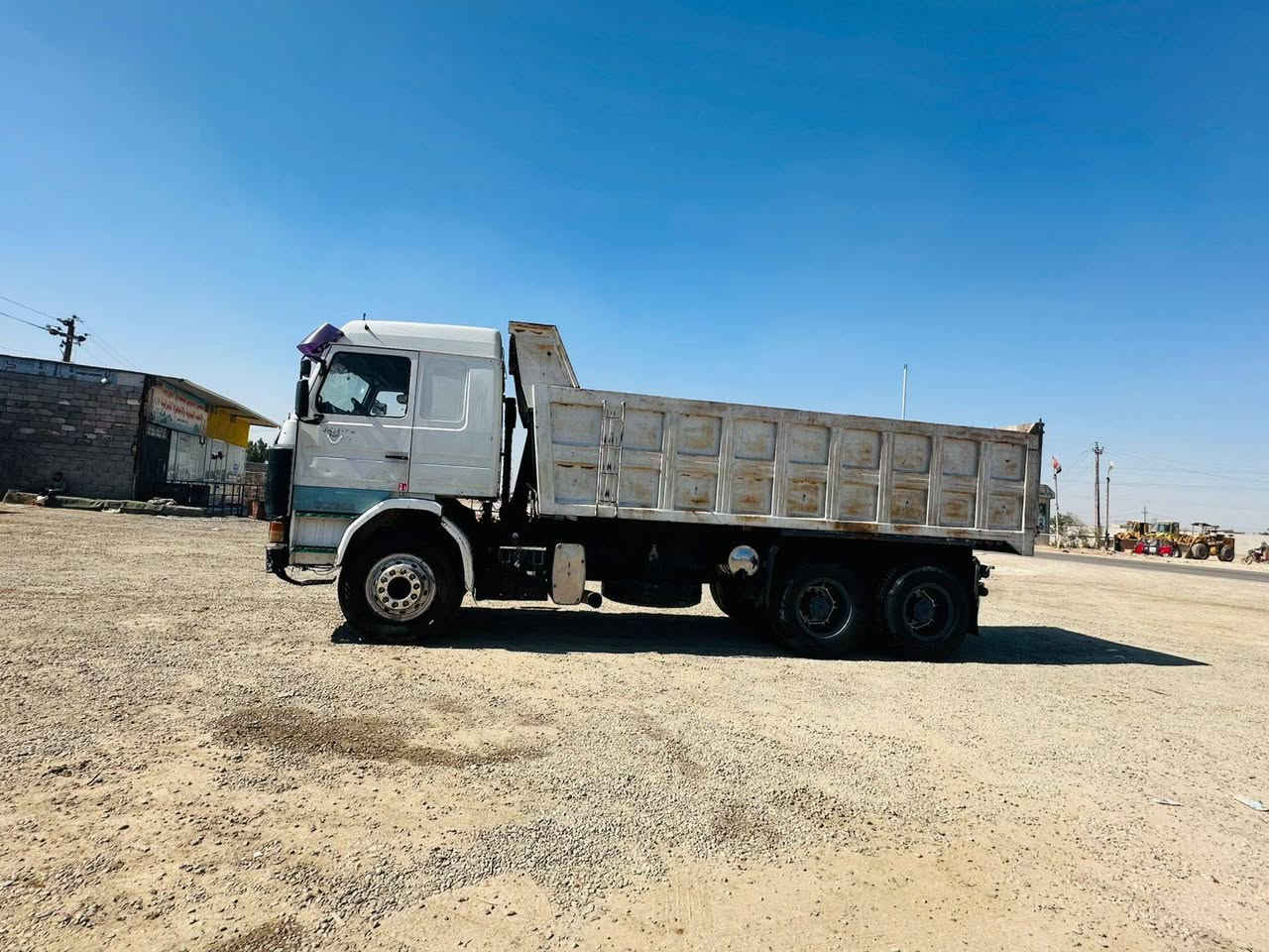 السلام عليكم سكانيا للبيع 43 مكينه 0 10 جير الله كير ٣ب٣ الرقم بغداد تحويل ثاني يوم مراوس وبيع سياره زغير 📞***********
