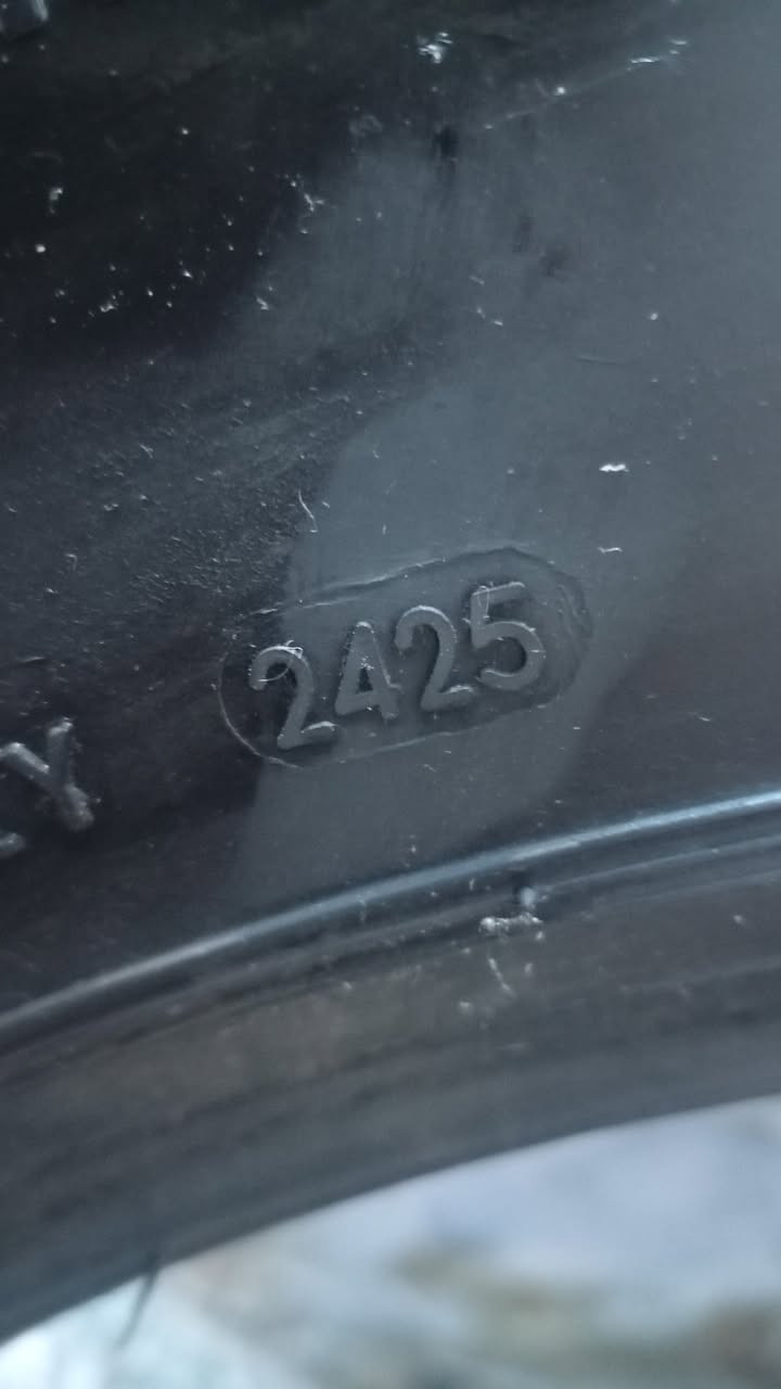 السلام عليكم تخم تاير للبيع ***********
285
70
19.5
