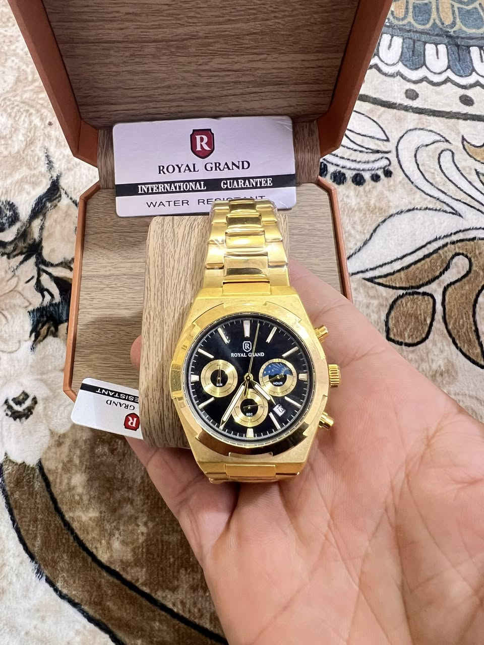 ساعه رجاليه ثكيله سناترها كل شغاله والساعه مختمه وطلاء ثابت قفل فراشه سعر 35 مع التوصيل اول تم ع الخاص


**إذا كنت صاحب هذا الإعلان وتريد حذفه لأي سبب، رجاءا أرسل رسالة إلى الدعم الفني**