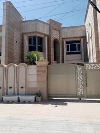 دار للبيع المساحه ٢٤٠ متر  الابعاد ٨ في ٣٠ متر  الموقع البنوك  يحتوي ع...