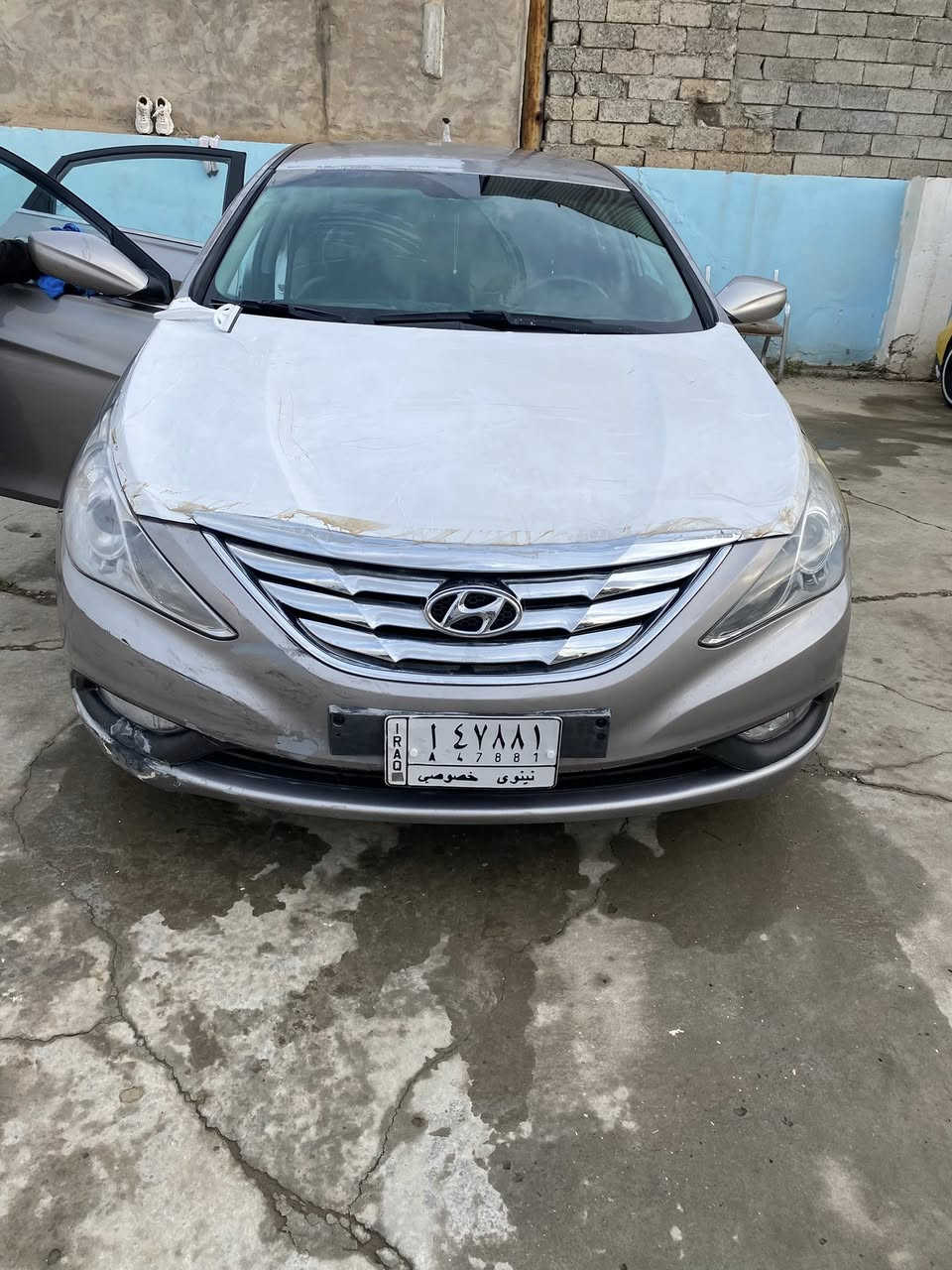 سوناتا مضلع موديل 2010 بيها ثلاث قطع صبغ جاملوخين وقبغ صندوق وربع البوند ***********
