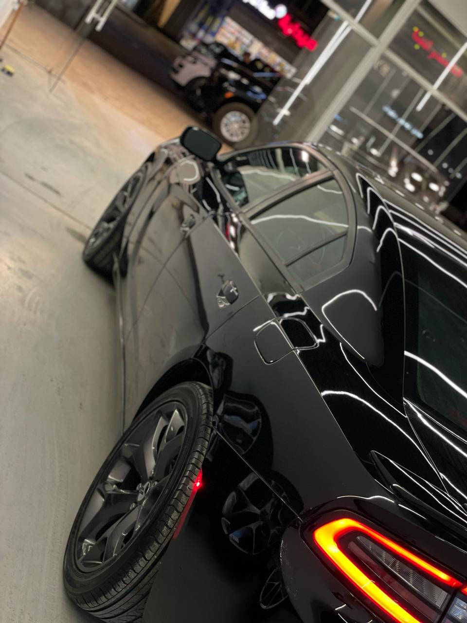 سلام عليكم 
جارجر 2016 فور ويل 6 سلندر ماشية 95 ميل رقم بغداد اب اسمي مكينه كير خير من الله حادثه جاملغ وبنيد بدون دواخل ايرباك استيرن  فقط مواصفات شاشه جبيره شفتات ستيرن تدفئه كشنات سياره جديده وجاهزه السعر 170 وبي مجال بسيط مكانه بغداد القادسيه 
***********
