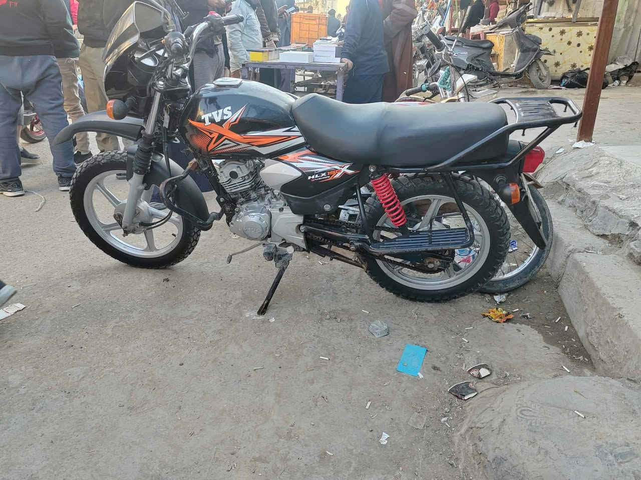 البيع 700
وبيه مجال الطبين بيع مستعجل 
***********
