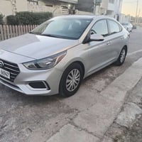 اكسنت ٢٠١٩ وارد امريكي للبيع سياره قطعتين صبغ بدون دواخل السياره ماشيه...