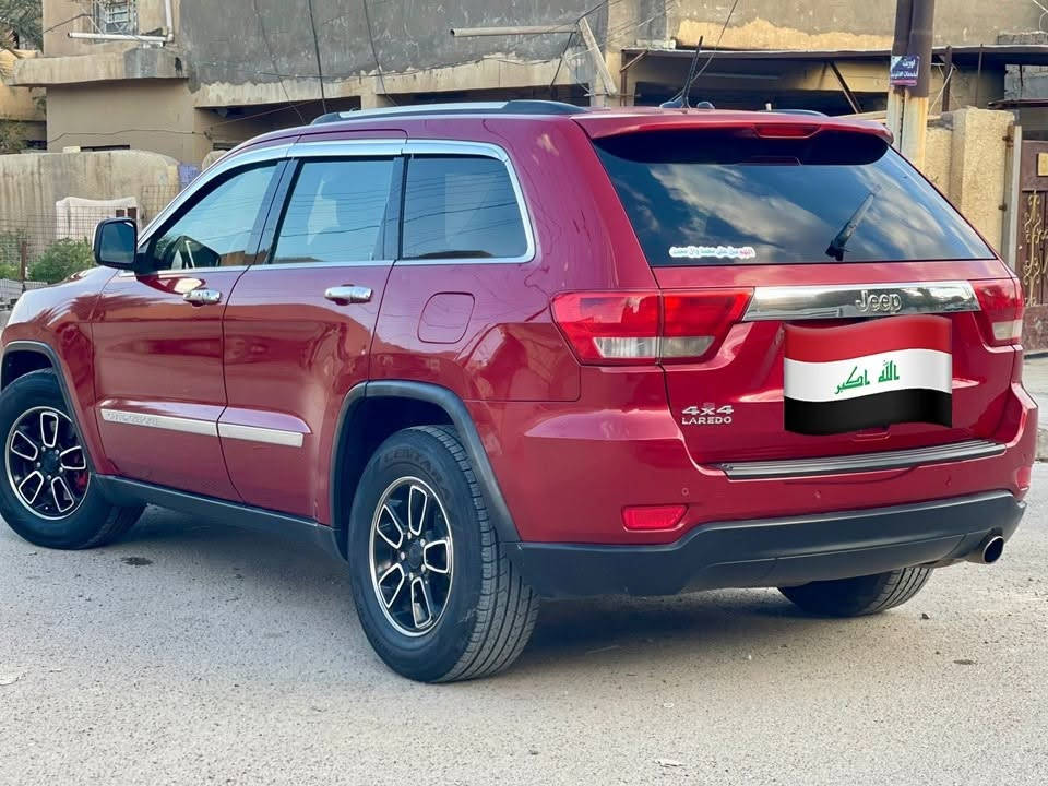 السلام عليكم 
عندي هاي الجيب ٢٠١١ مكفوله من صبغ وتبديل بيه فقط بارد يم بزاويه اللايت بعده بدون صبغ 
محرك بلادي مامفتوح ماشيه ١٢٥ الف ميل
كشنات الاماميه كهربائيه جلد
فتحه سقف 
فورويل ملغي
العنوان ديالى الخالص
*********** متواجد واتساب واتصال
