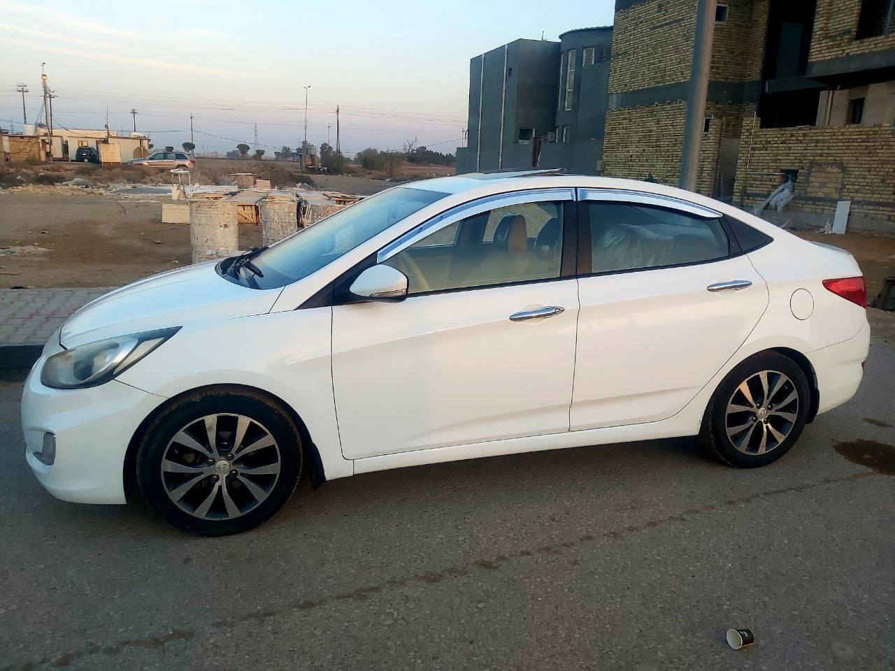 السلام عليكم .. للبيع فقط 
هونداي اكسنت 2014 فول مواصفات

خليجي ماعده البصمه
رقم واسط  بأسمي 
محرك 1600   

تبريد ثلج ،السياره بسمي رقم انكليسي مداور ثاني يوم 

مواصفات ا السياره بيه جاملغ الي وره السايق 

3 - فتحة سقف
4 - كراسي جلد  وتغليف لايلون 

9 - شاشة خرائط + كامرا بلادي 
11 - شاشة معلومات وسطية 

13 - ويل كب بلادي  
14 - نظام ECO الاقتصادي  
16 - اشاير بالمري 
17 - تحكم مقود جهتين … وبعد بيها هواية مواصفات 
السعر /110وبي مجال  , مكاني كوت واسط   حي الحكيم نزلت بيت خليفه
رقمي / ***********
