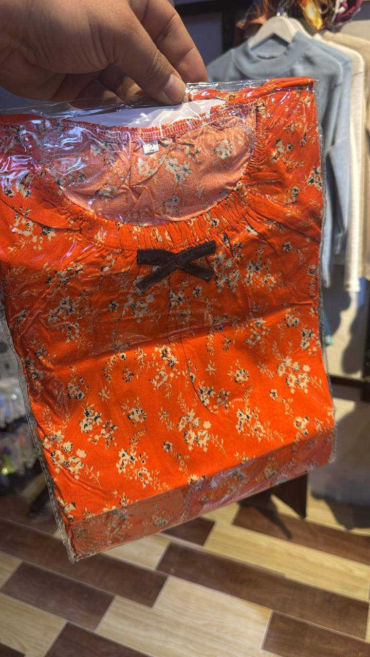 ملابس اطفال حلوه وبأسعار مناسبه العنوان جسر ديالى شارع 60 فرع الحوزة اسم المحل فستقه kids 
***********
