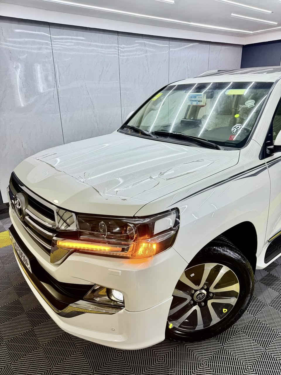 ‎تويتا لاند كروز _ موديل _2019 _  GXR.V6
‎موصفات.فوول جيهان اصلى 🦅🔥
‎محرك.(v6) 
‎بسم الله الرحمان الرحيم

‎ملاحظه رجائن سياره (بدون مراوس)🖐🏼

‎تويتا لاند كروز موديل (2019)  
‎🔶سياره مواصفات GXR. V6 .
‎🔶سياره (v6) سلندر
‎🔶سياره كفاله عامه دعاميه لي دعاميه 
‎بدون صبغ +بدون شخت + بدون حالوب 
‎بدون رمل  _ بدون حصوه+حتا دعاميات 
 
‎🔶سياره ماشيه (45) الف كيلو فقط حقيقي
‎🔶٤ اطارات و ويل جديد حلو بدوناي نقص 
‎🔶سياره مواصفات (GXR ) ماشاالله حالو 

‎🔶محرك + گير كل بشرت مامفتوح 
‎بدون صوت + بدون دخان 
كل خراز بلادى موجود
‎🔶( مواصفات) 
‎( صلايت + سلاجه  
‎كوشنات كهرباي ٣ دگم _ حاساس خلفي و امامي_ بصمه + كاميرا بلايت + ٨ ارباگ +  + لايتات زينون+ +داغل بيجى+دابل اكسل + سندوق شفط بلادى+ ٣ شاشات بلادى+ شحن موبايل)

‎🔶تحويل بشرت مباشر حول كل جديد

‎🔶مكان سياره سليمانيه 
🔶 ***********
‎🔶سعر (533)ورقه
