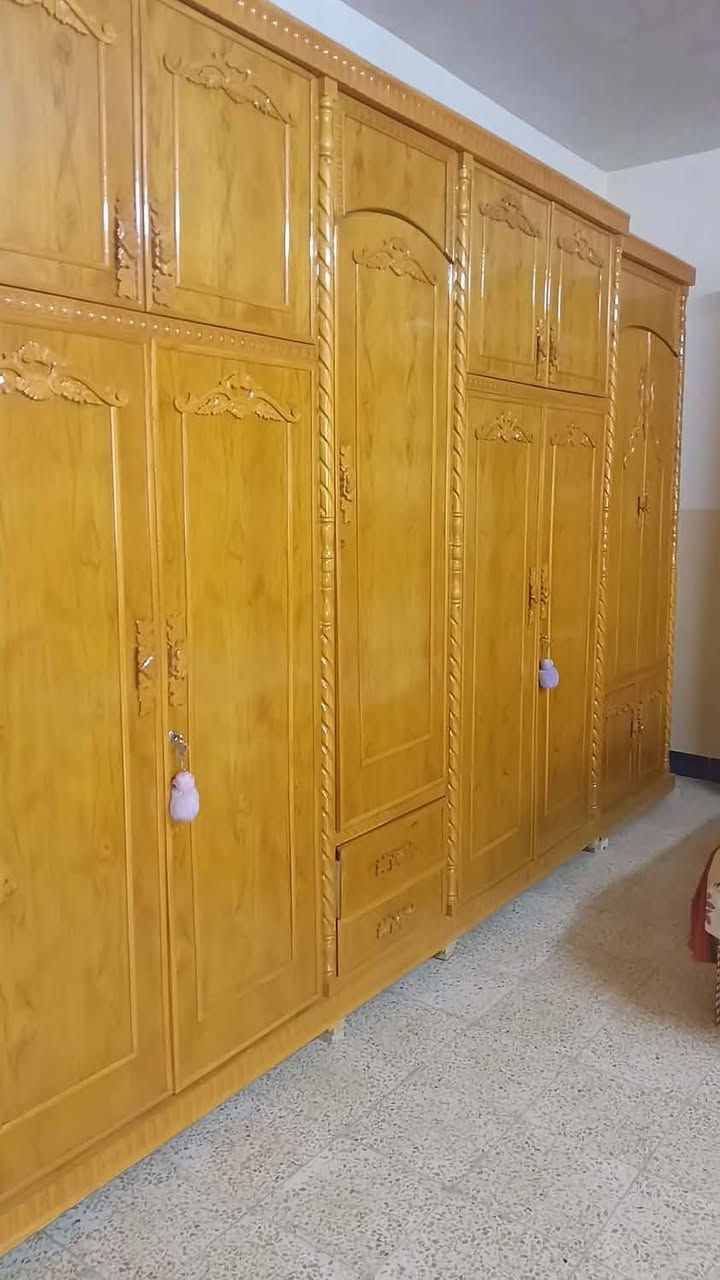 غرفه للبيع اخو الجديده سعر مليون وميه بيها مجال موقع موصل حي الجزائرللستفسار على ***********
