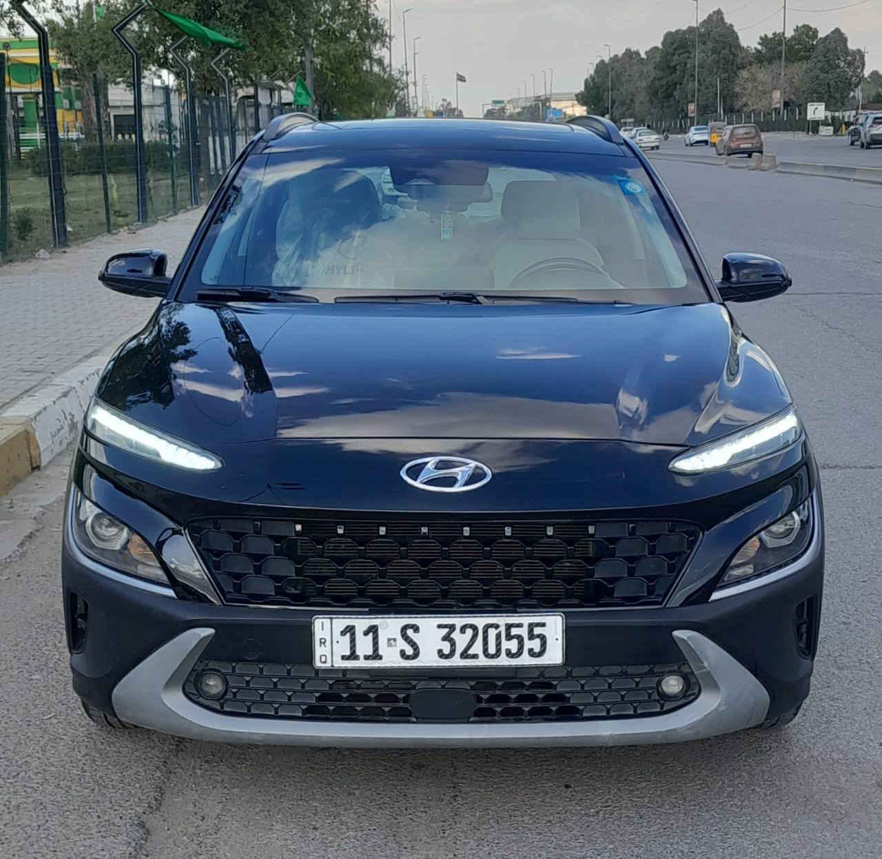 .السلام عليكم 
للبيع كونا مكينه ٢٠٠٠ دوش . موديل ٢٠٢٣ . رقم بغداد انكليزي سنوية جديدة . ماشيه ٦٠ الف . كير ومكينة بلاديات . حادثها حلو موضح بالصور والسونار بدون دواخل .  سياره فول مواصفات . 
رادار امامي خلفي.شاشه كبيره.سلايد روف.فور ويل.كشن كهربائي . ما ناقصها شي . السعر ١٤٨$ ورقة وبيها مجال 
العنوان بغداد الجديدة 
***********
