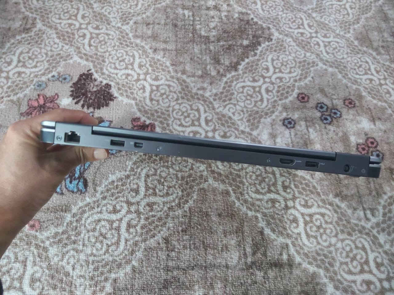 Dell
معالج core i5 جيل رابع
رام 4
هارد 256 ssd
كرت شاشة داخلي 
حجم 14
بطارية ساعتين 
مع الشاحنة الاصلية 
السماعات صوتهم عالي بس شويه بيها وشة
السعر 125 بيها مجال بسيط


**إذا كنت صاحب هذا الإعلان وتريد حذفه لأي سبب، رجاءا أرسل رسالة إلى الدعم الفني**