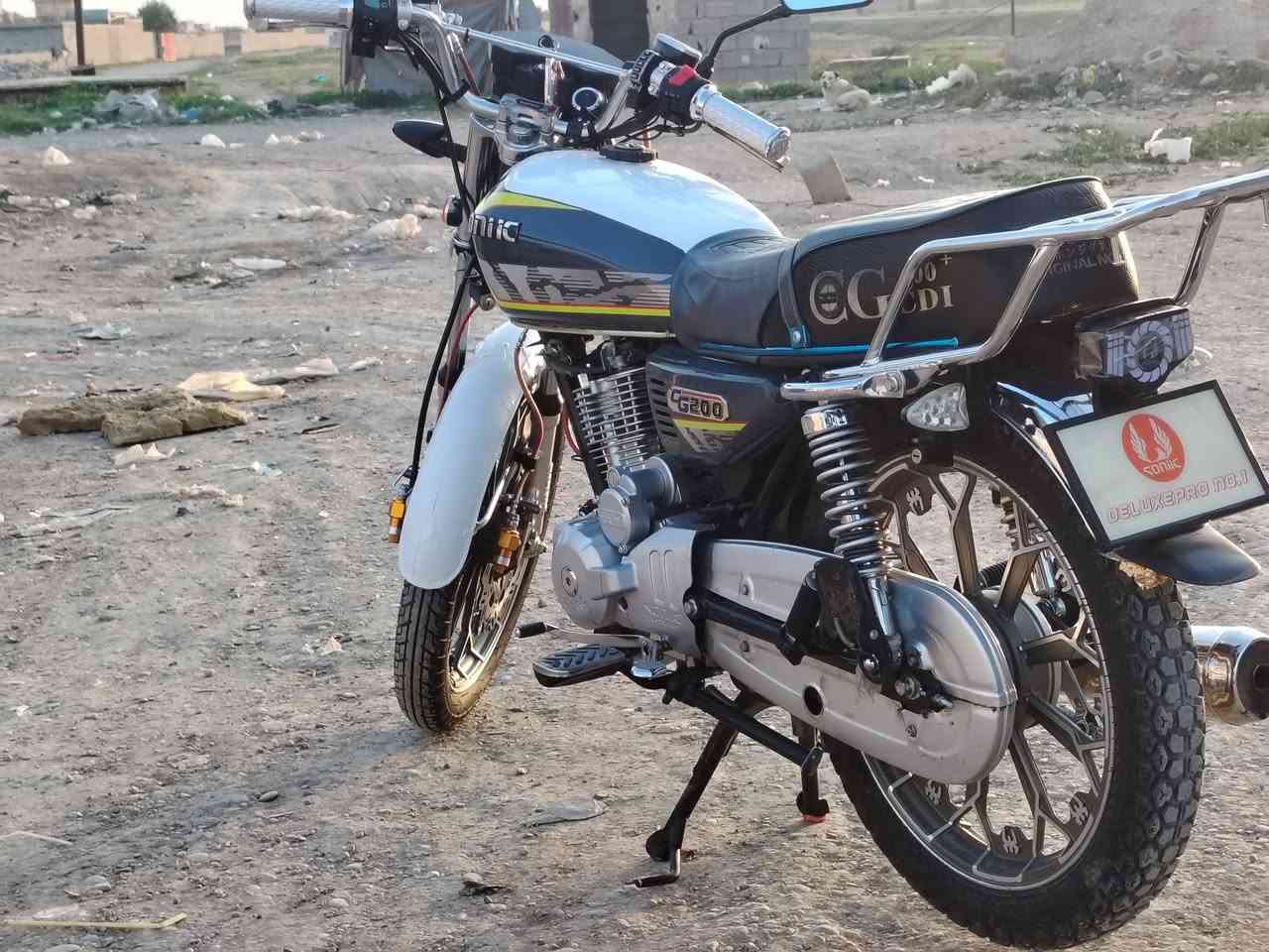 السلام عليكم
سولنك 25
عمبار دهن كلچ
دبل دسك 
رمونت تشغيل عن بعد
بصمه شغال
محرك200
نشاط فول 
دراجه جديدة بعدهي ما ناقصهة شي 
مكان الحويجه 
السعر 
خاص او
اتصل  ***********
