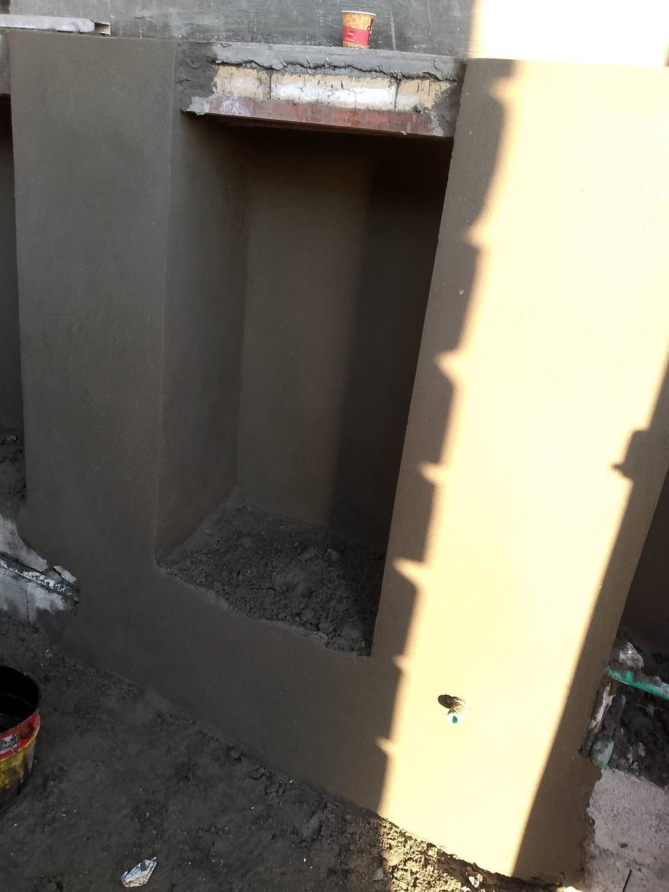 يوجد كادر لبخ جص و بورك و سمنت ***********
