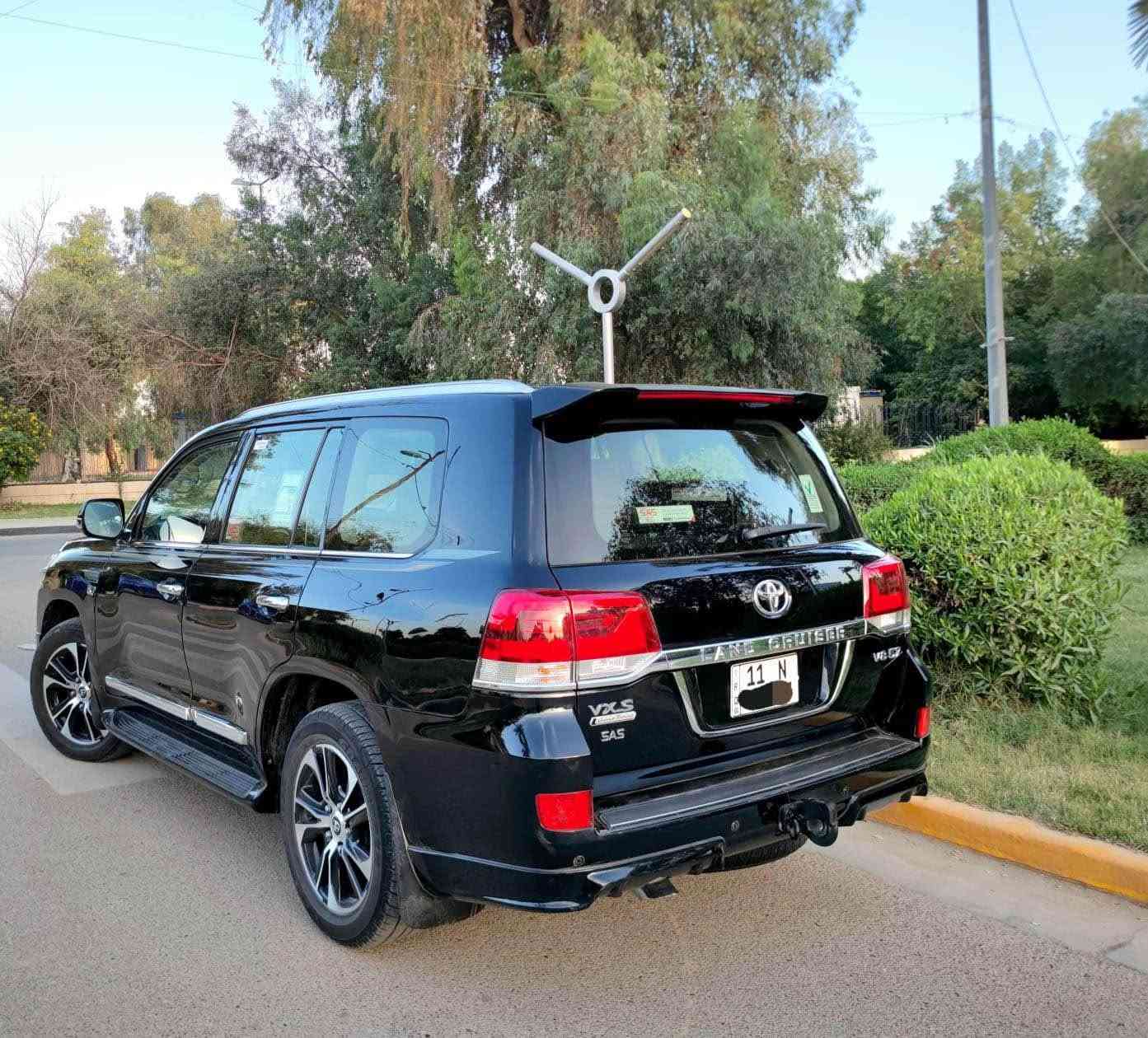 سلام عليكم ..... اخوان عندي لاندكروز 2021 VXS ساز لون اسود رقم بغداد بأسمي ماشيه 58 الف ( بيه فقط صبغ بالدعاميه الخلفيه ومكانين PDR)
السياره اعلى مواصفات باللاندكروز  يعني فول 1/1 واي نقص مابيه  وسعرها 59500$ مكان السياره السيديه واي استفسار هذا رقمي ***********
مواصفاته ::::::
محرك 8 سلندر 5700
سلايد 
رادار امامي 
جكات 
كشنات جلد قرميدي 
تبريد كشنات 
اربع كامرات 
رادارات جانبيه 
كشنات وستيرن خزن 
نضام تحديد مسار 
سستم صوت 
باب خلفي كهرباء 
انظمة قيادة 
دشبول ليزري بغداد, العراق
