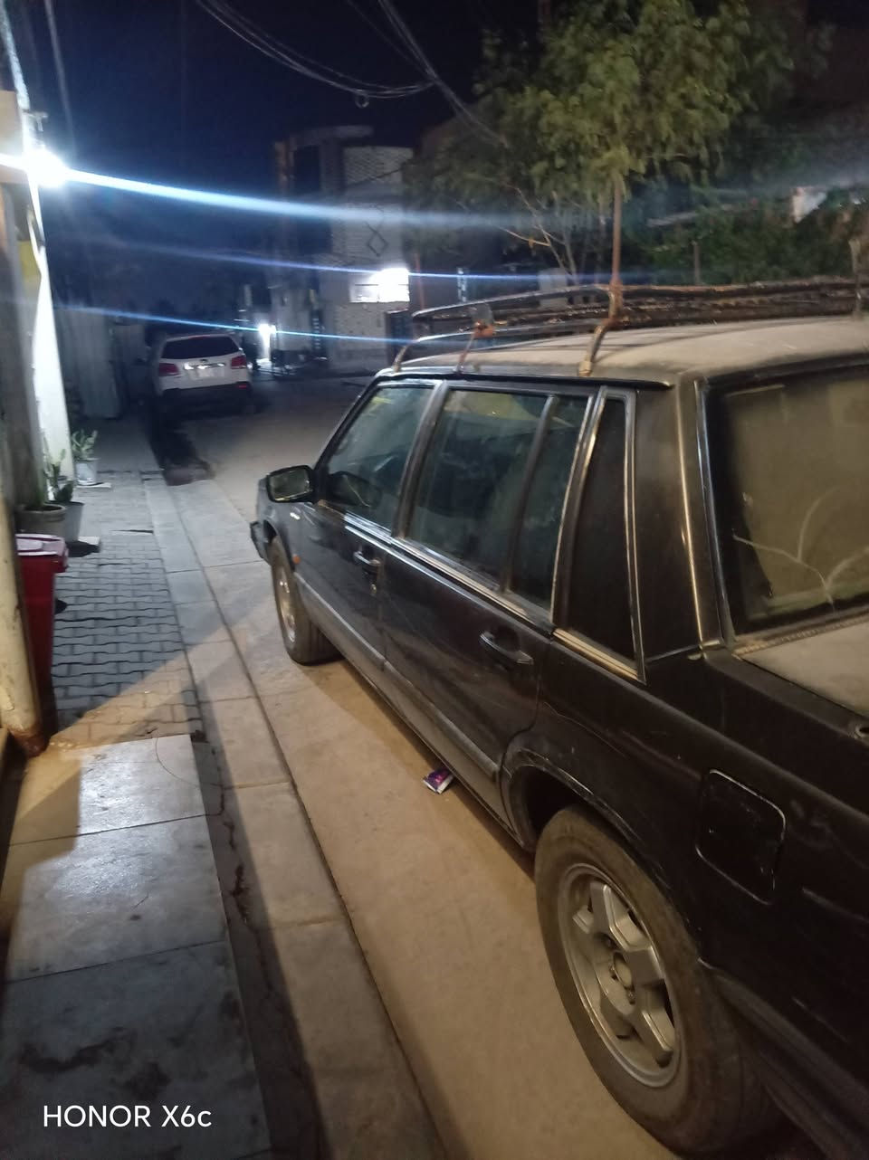 السلام عليكم فالفو 740 للبيع دواخل جدد عوزها تنته سياره بلاديه كلها مكفوله من الضربه مكينه كير تبريد بلاديات جدد مكينه بخاخ رقم نجف انكليزي سنويه  جديده بأسمي مداور ثاني يوم السعر 42 المكان النجف الاشرف الرقم ***********
