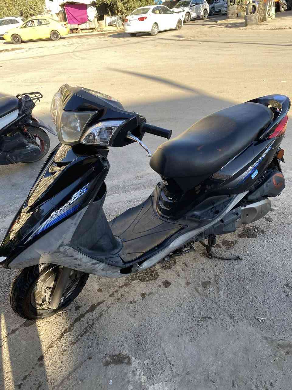 دراجة بريز بغبغاء نوزل نظيفه وجديدة السعر مليون و200 الف المكان المنصور الرقم ***********
