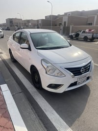 نيسان صني م ٢١ بيه قطعتين مبدله جاملق امامي وبنيد وغراض القديمه موجودا...