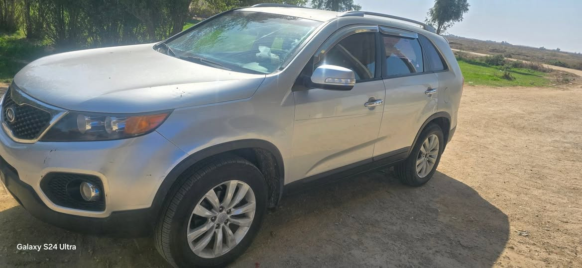 سيرانتو كصة جنطه متومه 
كاز تنسه الصرف بيه حصة كاز 
سعر 50 ورقه محرك كير حداديه 
تخم تاير جديد الشطره
واتساب فقط***********
